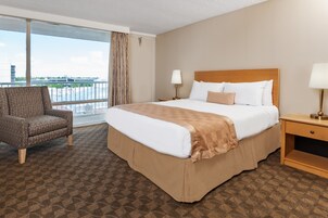 Business Room, 1 Queen Bed, Balcony | Premium bedding, desk, iron/ironing board, free WiFi