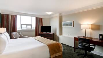 Premium bedding, desk, iron/ironing board, free WiFi