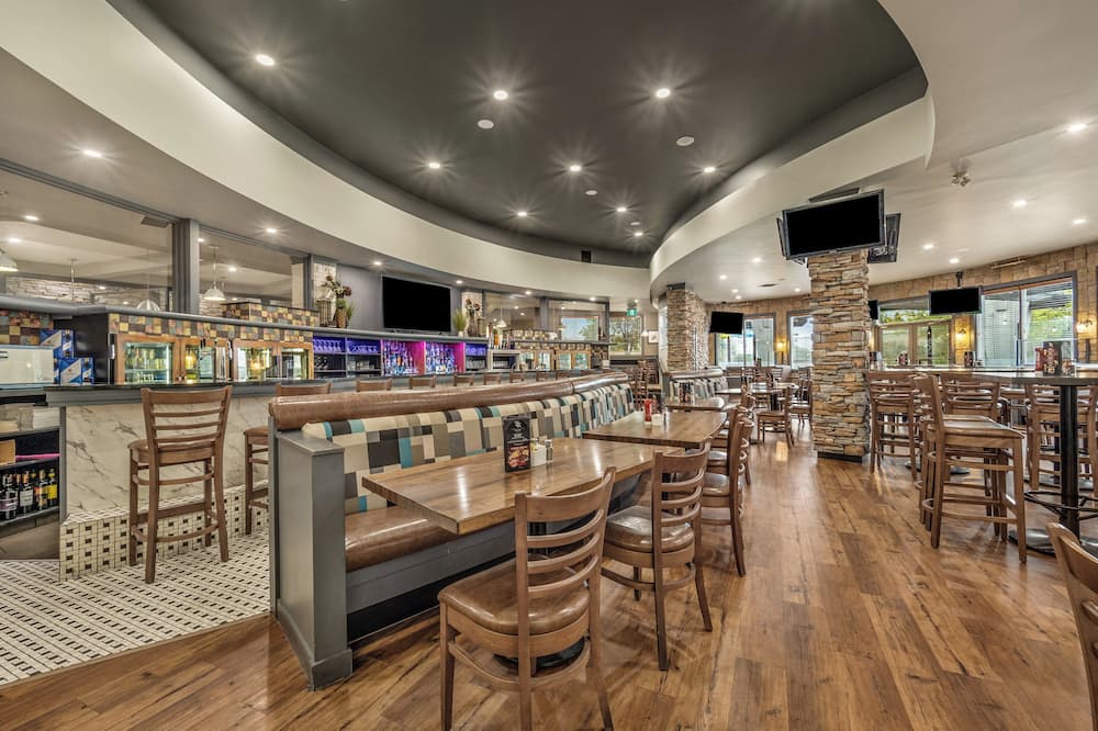 Holiday Inn Lethbridge by IHG
