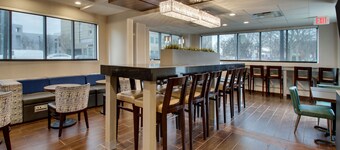 โรงแรม ฮอลิเดย์ อินน์ เอ็กซ์เพรส วอชิงตัน ดีซี เหนือ-ซิลเวอร์ สปริง บาย IHG