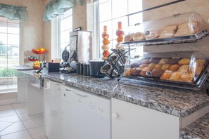 Petit déjeuner continental compris tous les jours