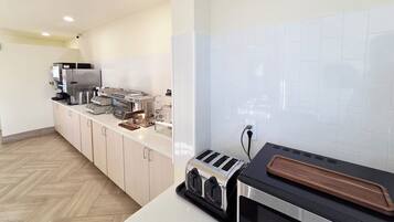 Daily continental breakfast (USD 1 per person)