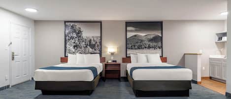 Suite, plusieurs lits, non-fumeurs (Efficiency) | Literie de qualité supérieure, bureau