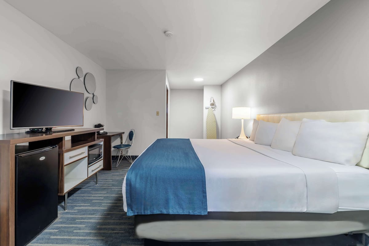 Ropa de cama de alta calidad y escritorio