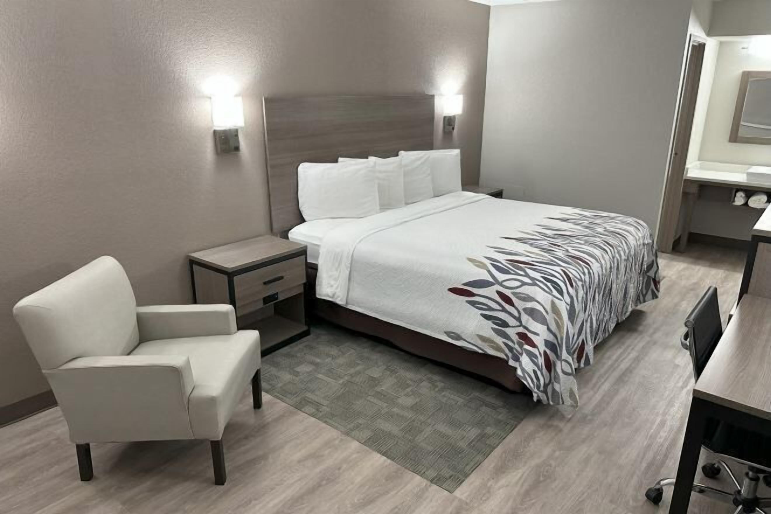 Escrivaninha, berços grátis, Wi-Fi de cortesia, roupa de cama