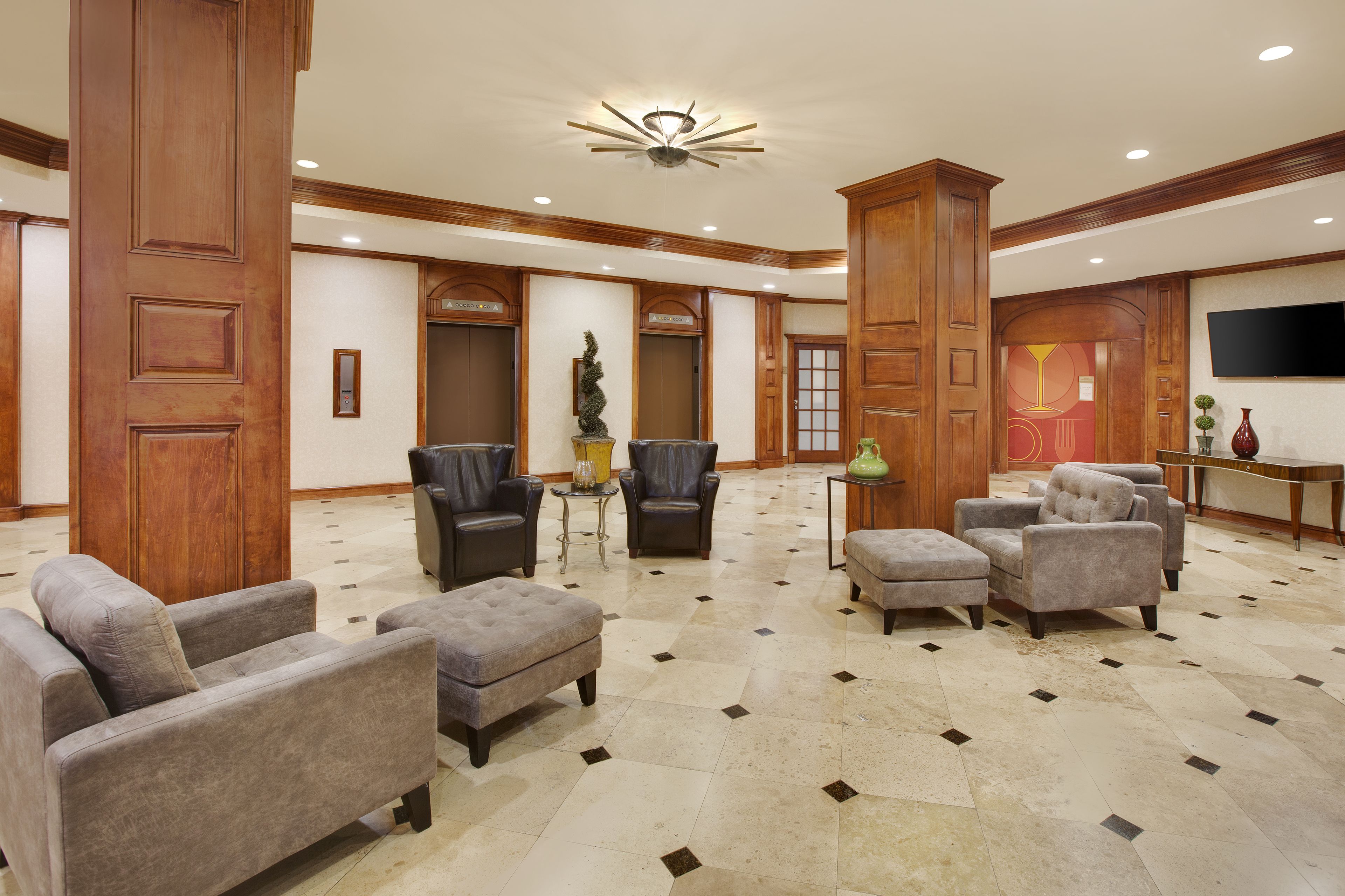 Holiday Inn Dallas Market Center, an IHG Hotel