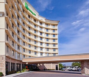 Exterior - Holiday Inn Express Dallas Medical-Market Center by IHG (Dallas)