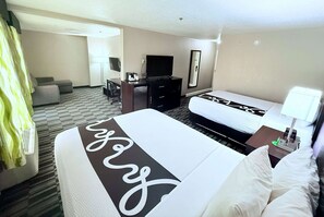 Deluxe Room, 2 Queen Beds, Non Smoking