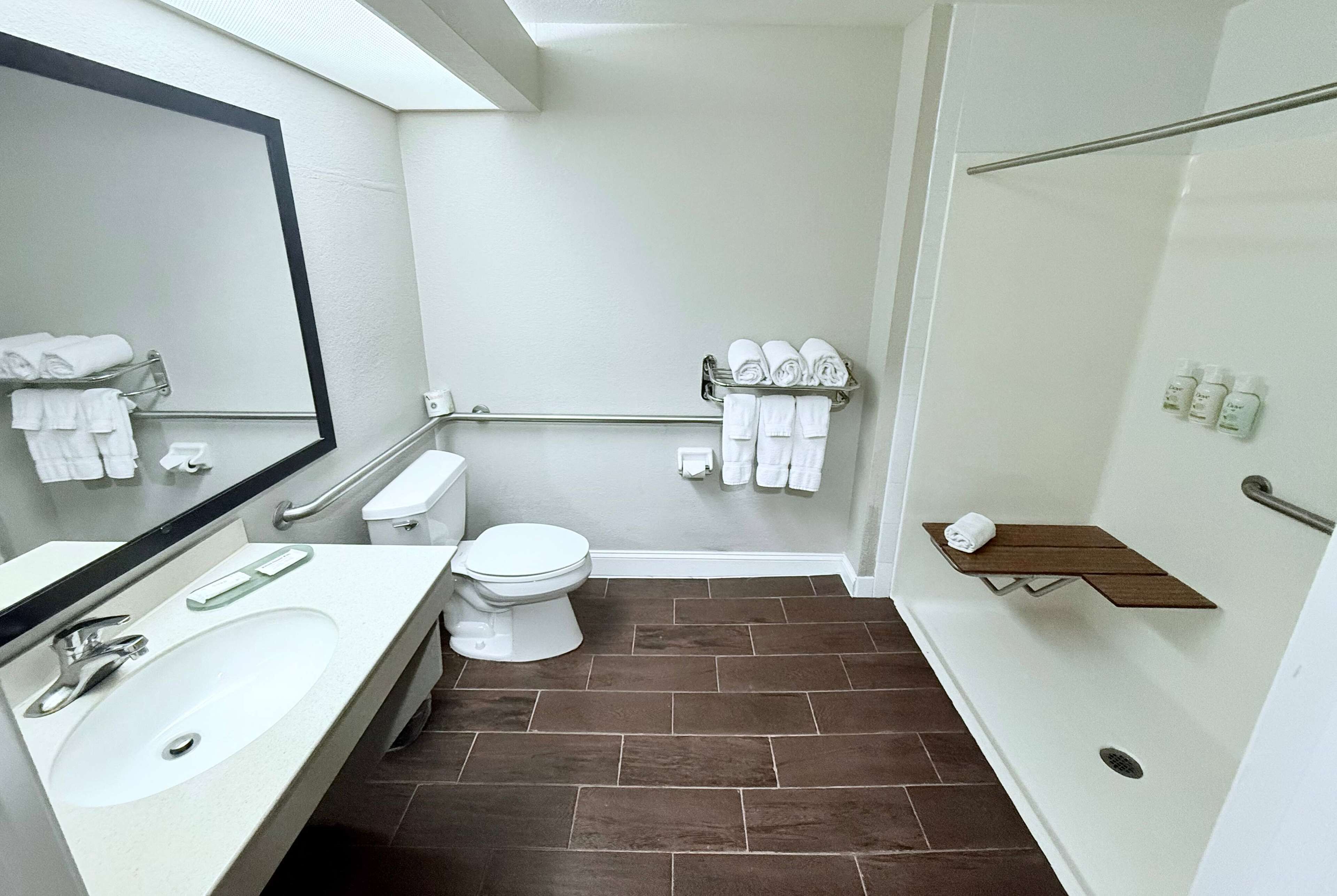 Photo - La Quinta by Wyndham Orlando Universal area - Free Shuttle to Universal