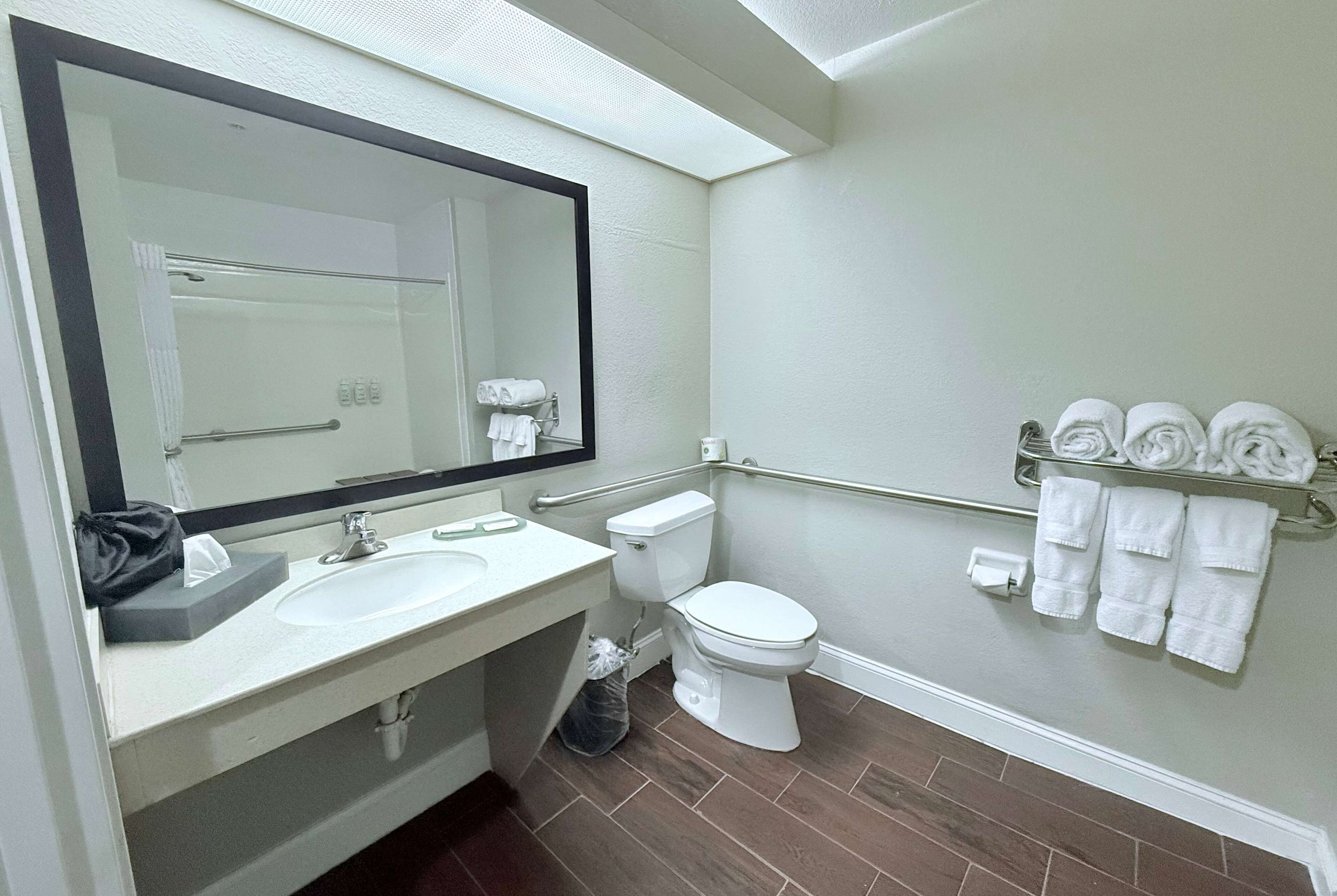 Photo - La Quinta by Wyndham Orlando Universal area - Free Shuttle to Universal