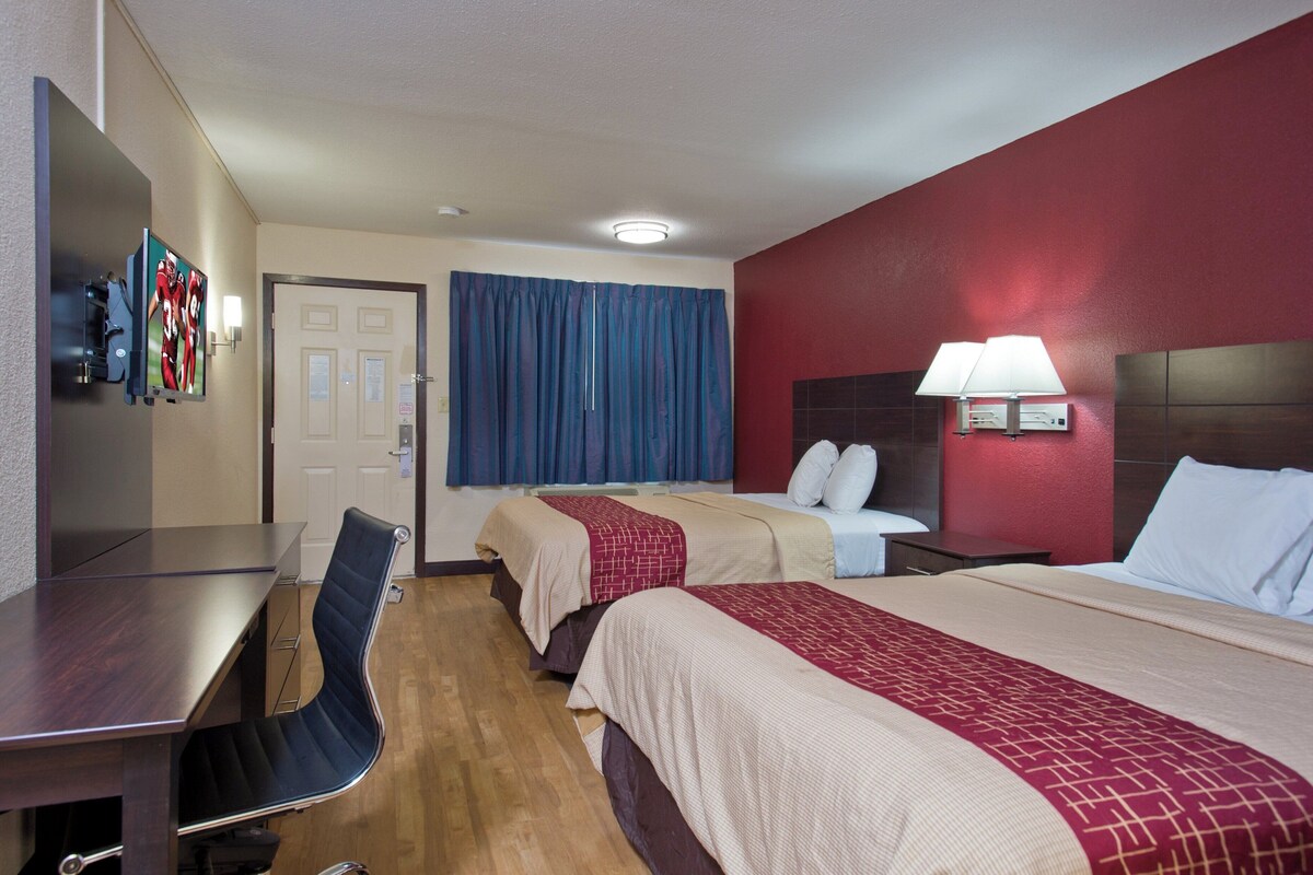 Cortinas blackout, cunas gratuitas, wifi gratis y ropa de cama 
