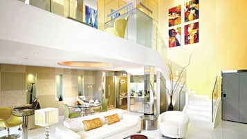 Duplex Suite | In-room safe, desk, laptop workspace, blackout drapes