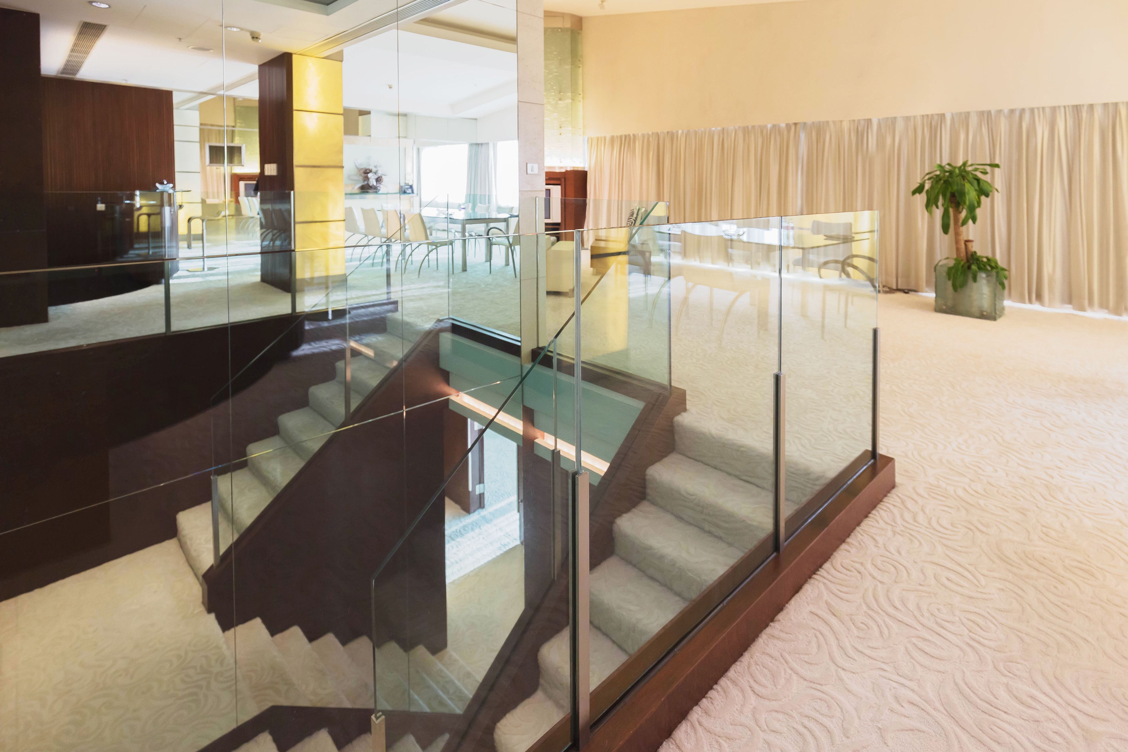 43-inch lcd tv with satellite channels, tv