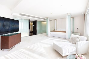 In-room safe, desk, laptop workspace, blackout drapes