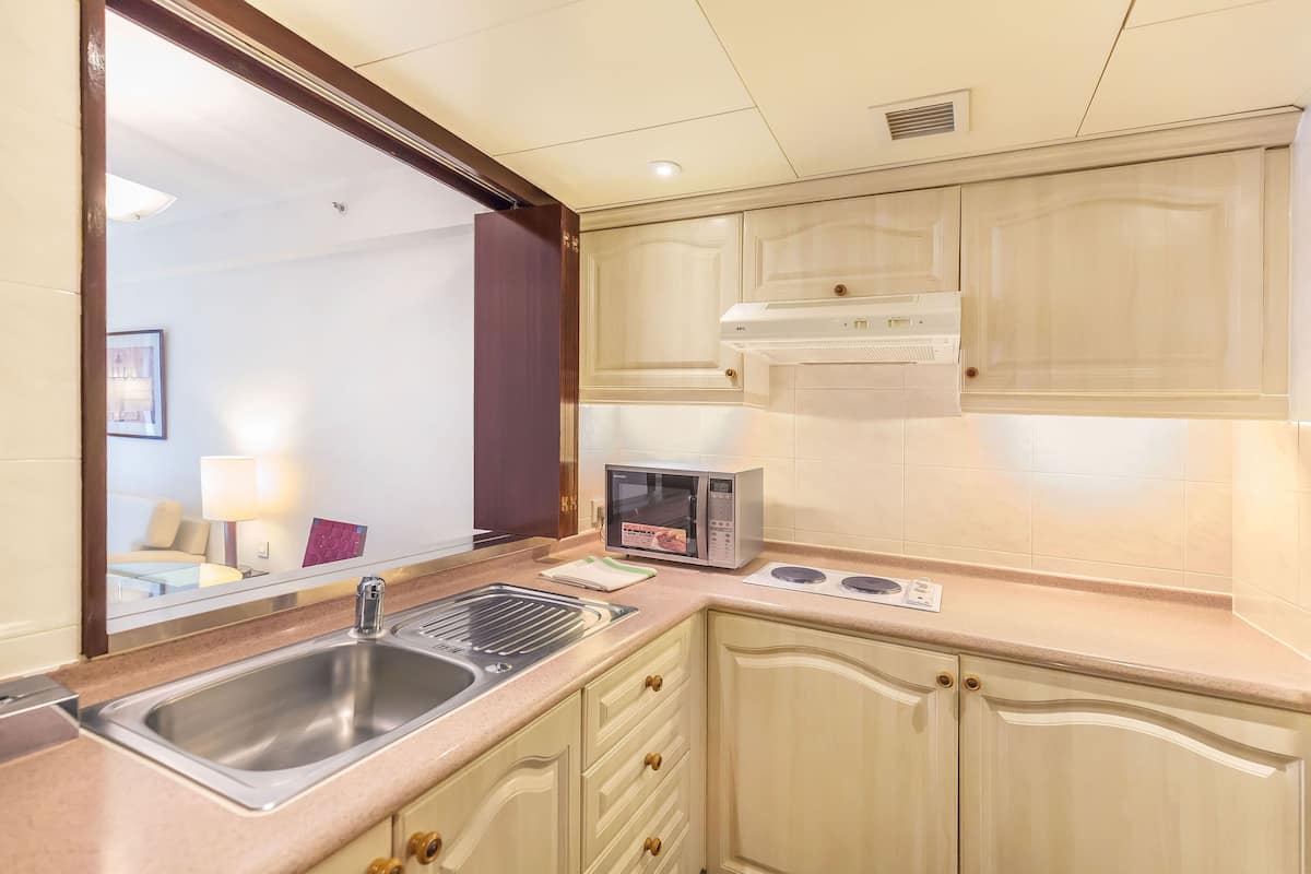 apartment suite | private kitchenette | fridge, coffee/tea maker