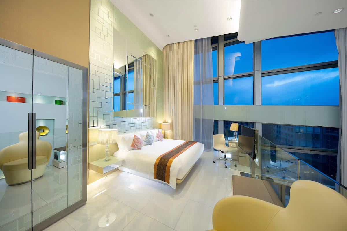 duplex suite | in-room safe, desk, laptop workspace, blackout curtains