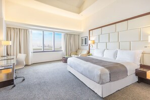 Premier Room | Minibar, in-room safe, desk, laptop workspace - Regal Airport Hotel (Chek Lap Kok)