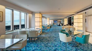 Executive lounge - Regal Airport Hotel (Chek Lap Kok)
