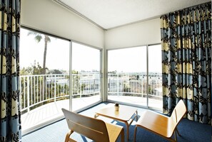 Superior Room, 1 King Bed, City View