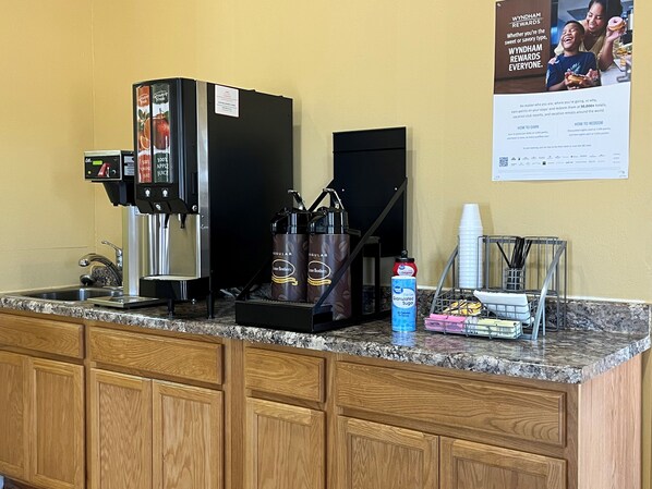 Tägliches inbegriffenes Frühstück zum Mitnehmen