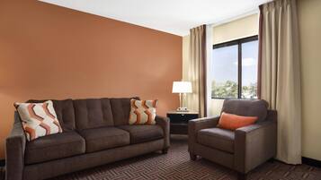 Suite estudio, 1 cama King size, para no fumadores | Escritorio y espacio para trabajar con laptop