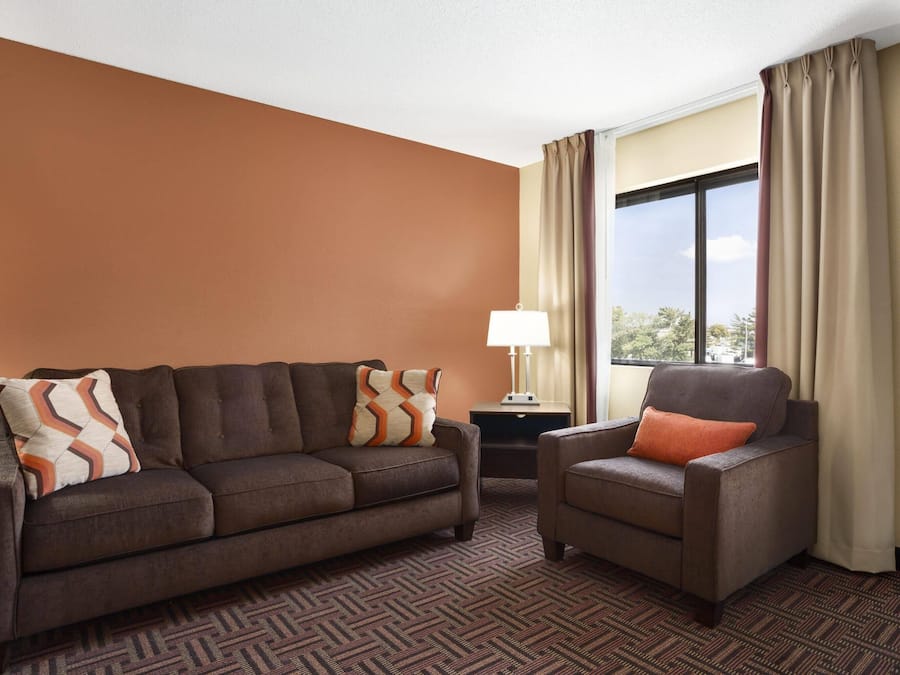 Studiosuite, 1Â King-Bett, Nichtraucher | Schreibtisch, laptopgeeigneter Arbeitsplatz, BĂŒgeleisen/BĂŒgelbrett