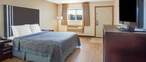 Habitación, 1 cama Queen size, con acceso para personas discapacitadas | Escritorio, cortinas blackout y tabla de planchar con plancha