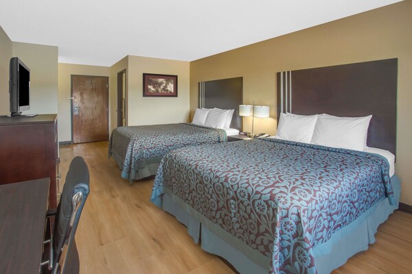 Days Inn By Wyndham Le Roy/bloomington Southeast - Illinois
