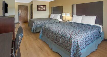Days Inn by Wyndham Le Roy/Bloomington Southeast