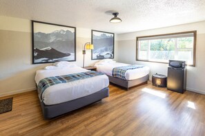 Escritorio, wifi gratis y ropa de cama 