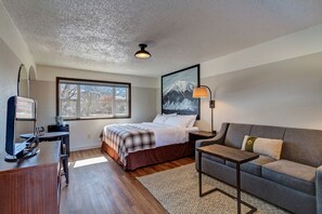 Meadow King | Desk, free WiFi, bed sheets - Loyal Duke Lodge (Salida)