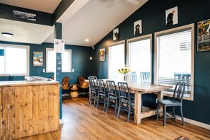 Reception - Loyal Duke Lodge (Salida)