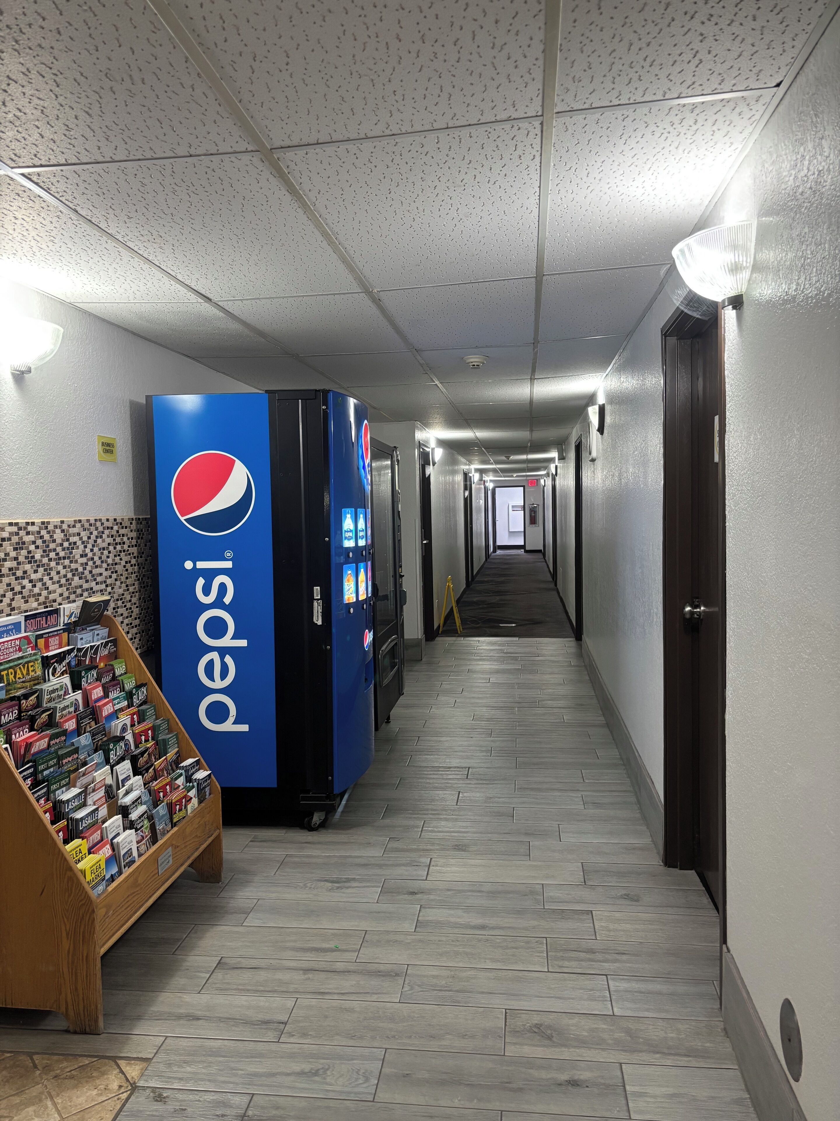 Photo - Super 8 by Wyndham Mundelein/Libertyville Area