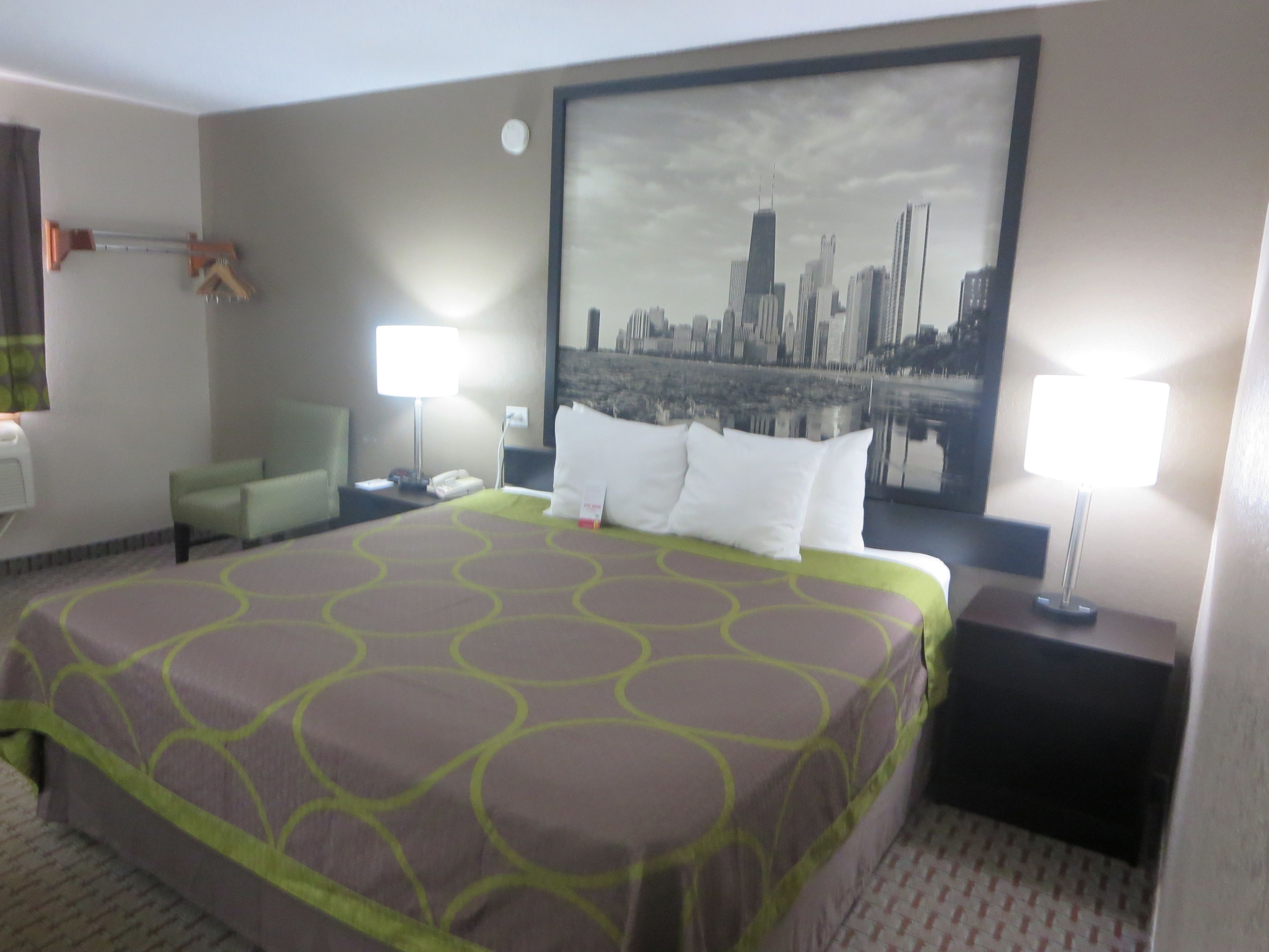 Photo - Super 8 by Wyndham Mundelein/Libertyville Area