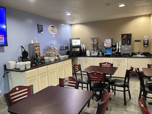Free daily continental breakfast