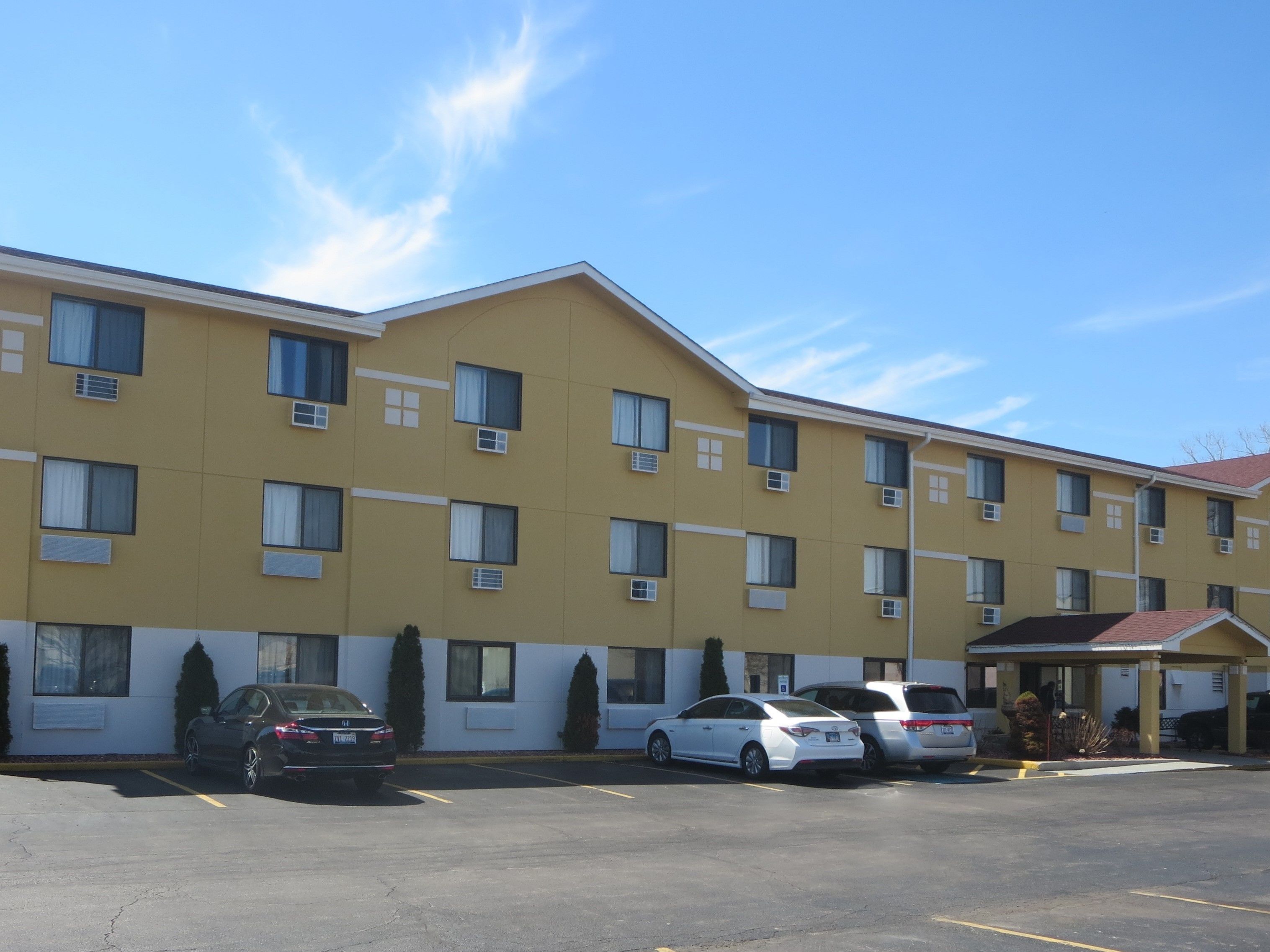 Photo - Super 8 by Wyndham Mundelein/Libertyville Area