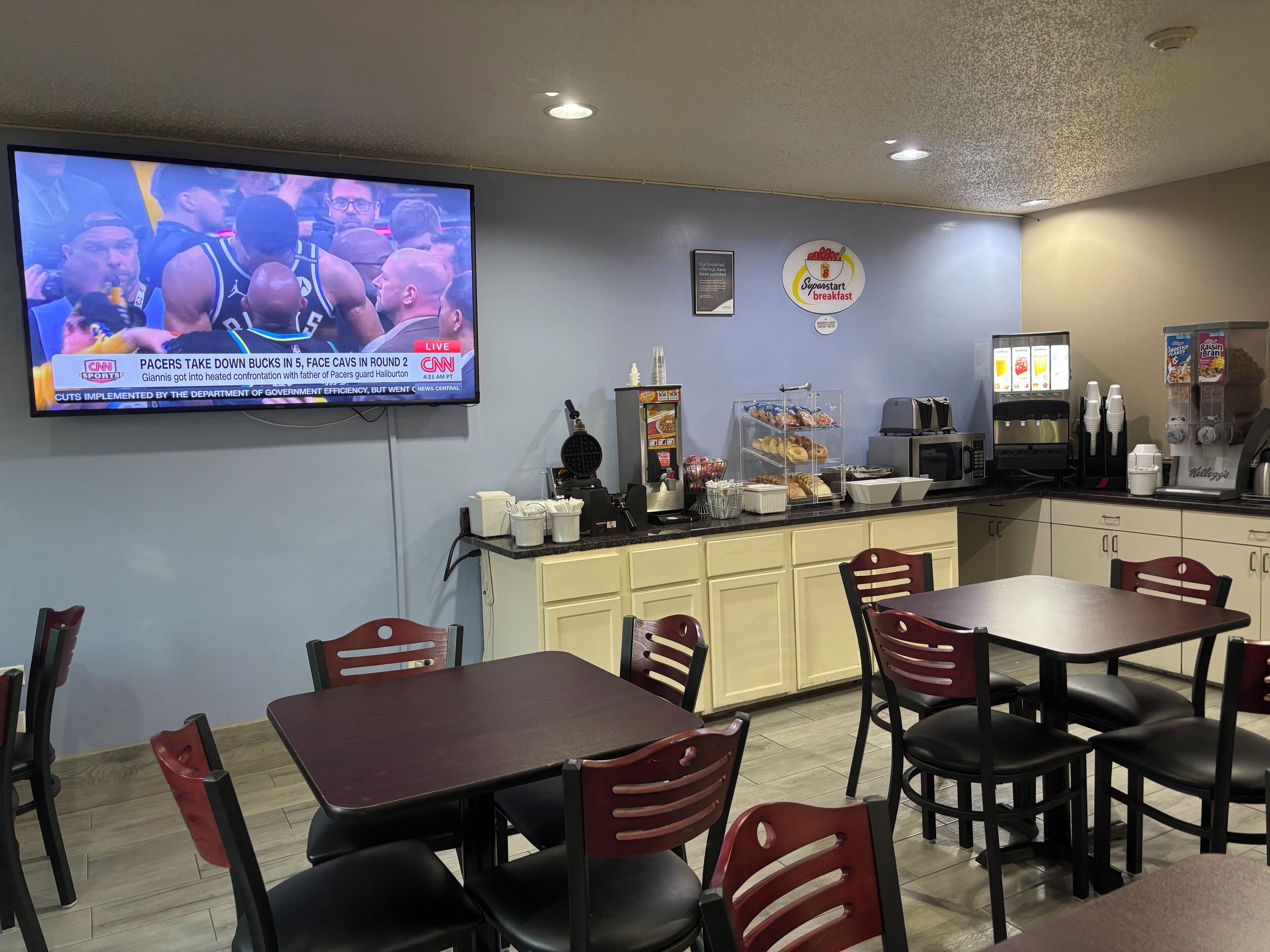 Photo - Super 8 by Wyndham Mundelein/Libertyville Area