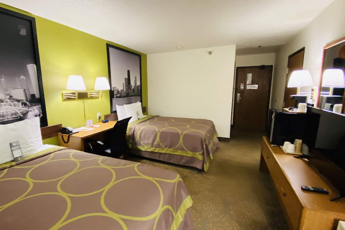 Desk, iron/ironing board, rollaway beds, free WiFi