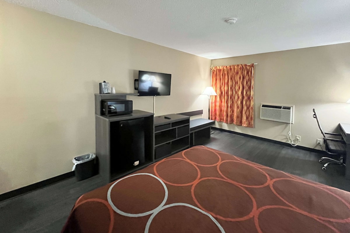 Skrivebord, skrivebord for bærbar PC og blendingsgardiner