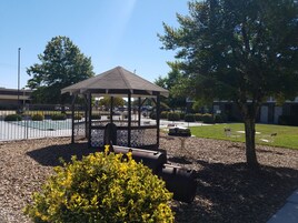 Área de parrillas y picnic
