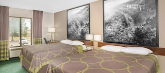 Super 8 by Wyndham Bentonville