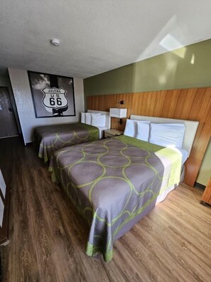 Double Room, 2 Double Beds | Individually furnished, desk, free cribs/infant beds, free WiFi - Super 8 by Wyndham Holbrook (Holbrook)