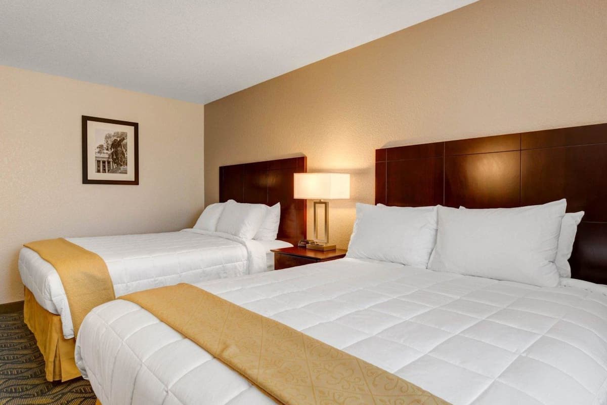 standard room, 2 queen beds, non smoking | desk, iron/ironing board, free cots/infant beds, free wifi