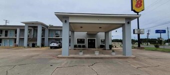 Super 8 by Wyndham Arkadelphia Caddo Valley Area