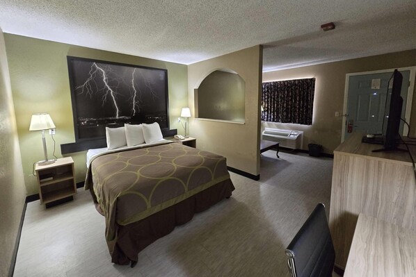 Room, 1 Queen Bed, Accessible, Non Smoking (Mobility Bathtub w/Grab Bars) | Desk, free WiFi, bed sheets