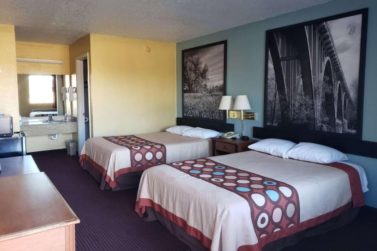 Desk, free WiFi, bed sheets