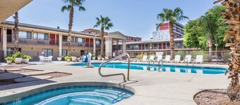 Super 8 by Wyndham Tempe/ASU/Airport