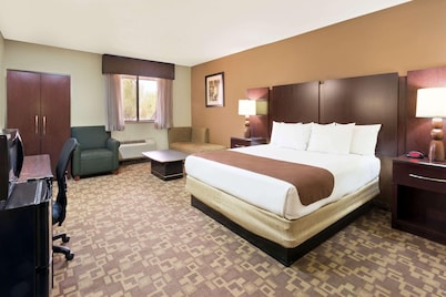 Rodeway Inn & Suites