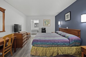 Basic Room, 1 King Bed, Non Smoking | Bed sheets