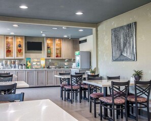 Free daily on-the-go breakfast 